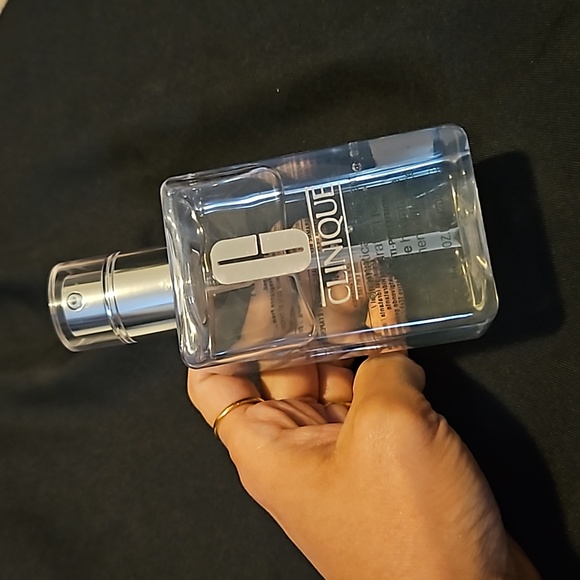 Dramatically Different Hydrating Jelly 200ml - Picture 3 of 5